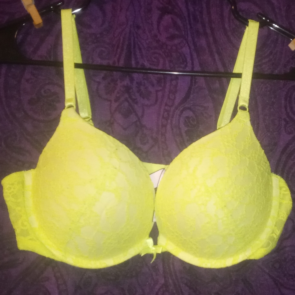 Victoria Secret Push Up Bra size 36C